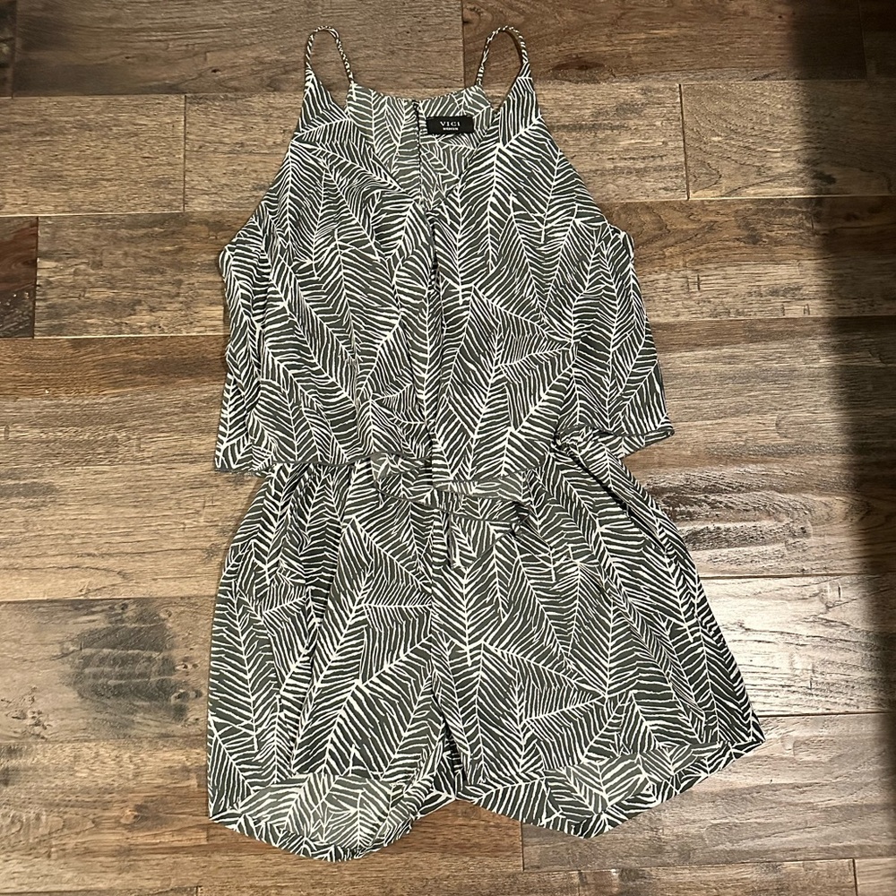 Vici Romper, size Medium